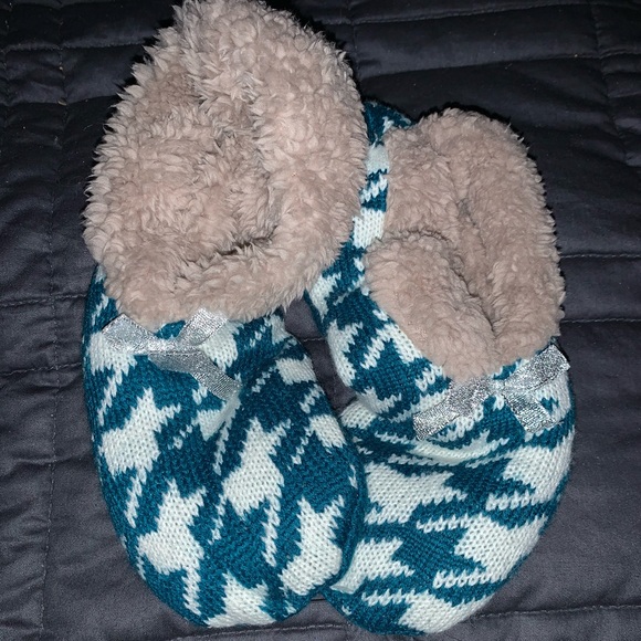 Skid free Slippers - Picture 1 of 4